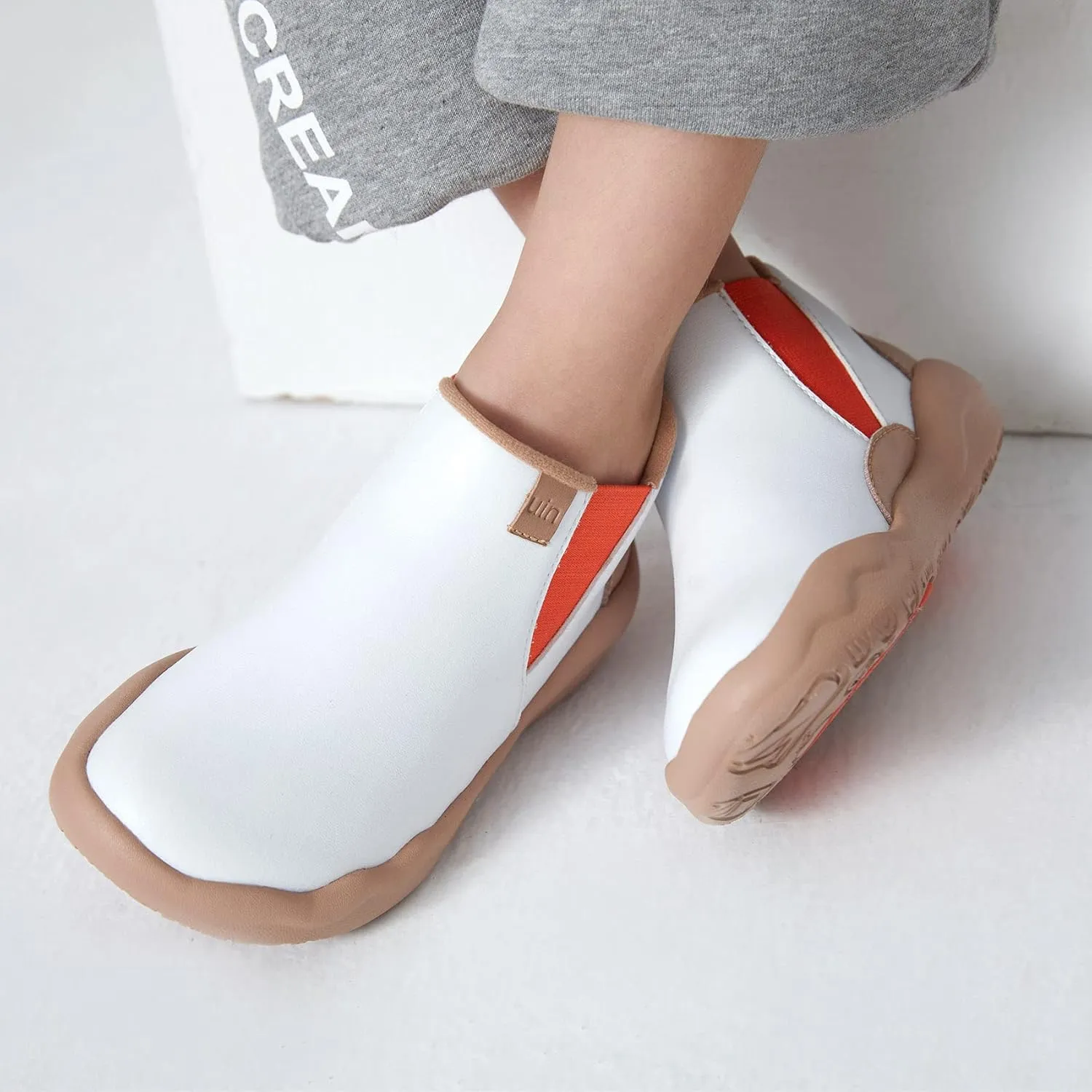 UIN Kid's Walking Shoes Slip On Casual Loafers Lightweight Comfort Boy Girl Fashion Sneaker Toledo II