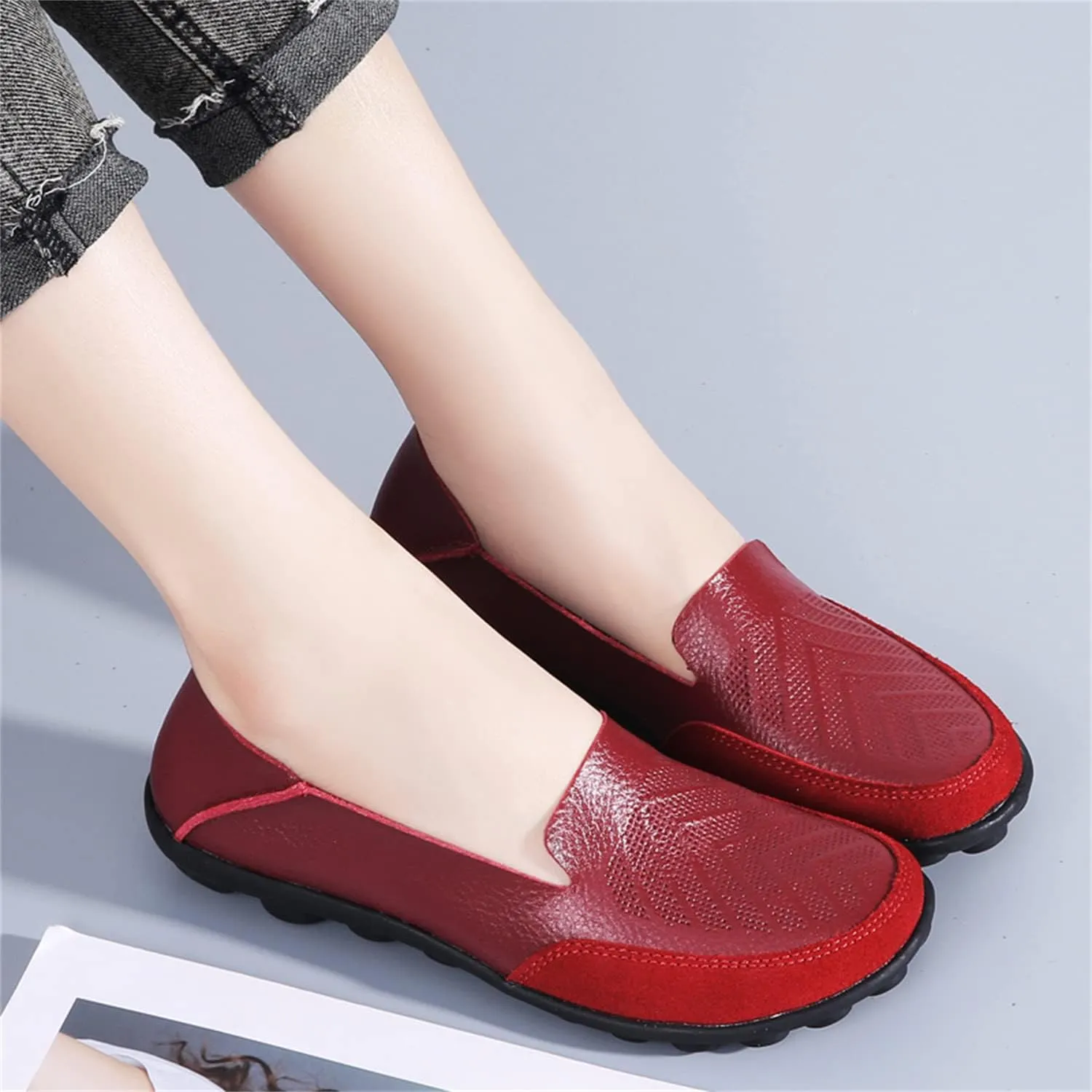 WERWAES Ladies Loafers Arch Support Moccasin Shoes Comfortable Leather Breathable Loafer Flat Memory Sole Walking Nurse Driving Fashion Soft Shoes Work Shoes