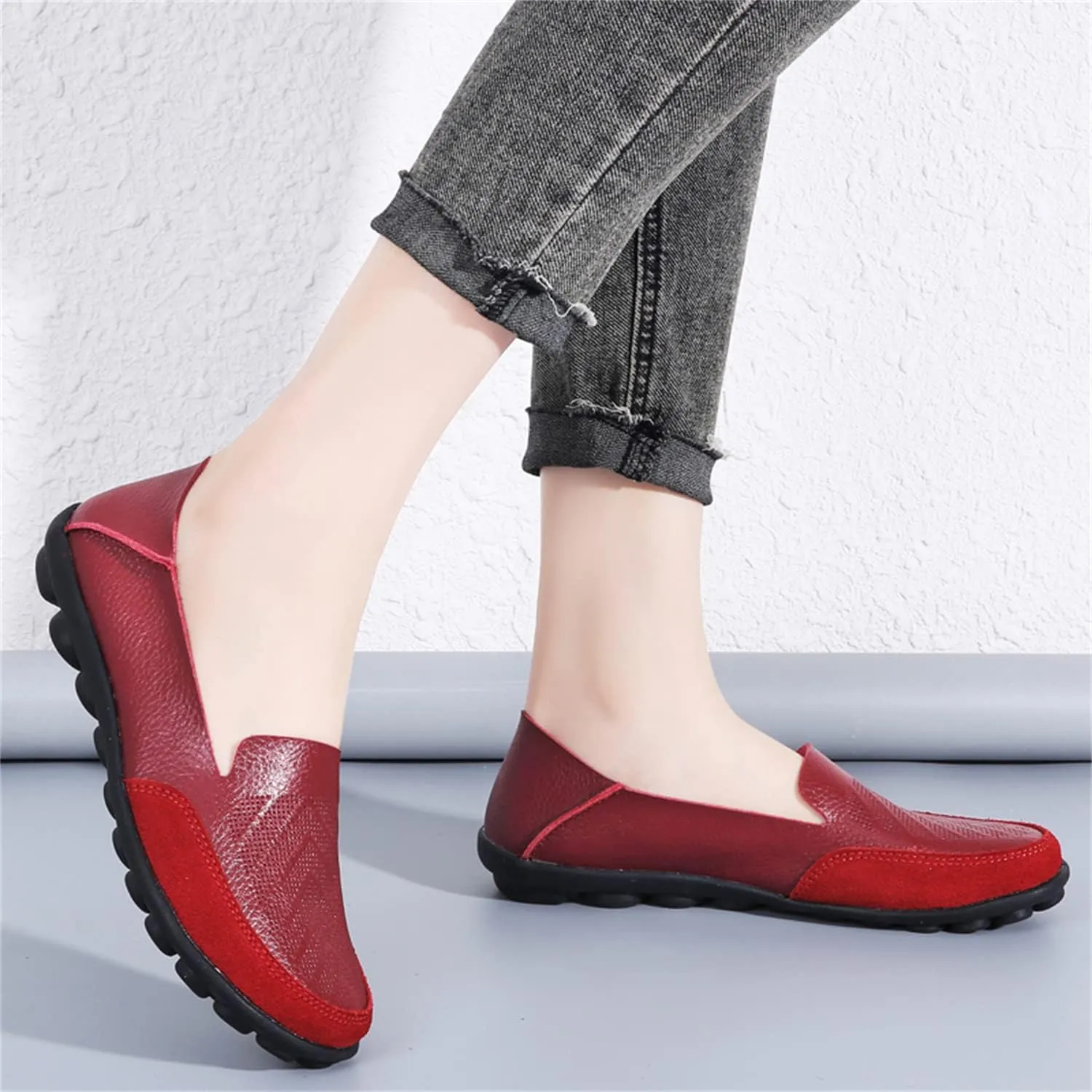 WERWAES Ladies Loafers Arch Support Moccasin Shoes Comfortable Leather Breathable Loafer Flat Memory Sole Walking Nurse Driving Fashion Soft Shoes Work Shoes