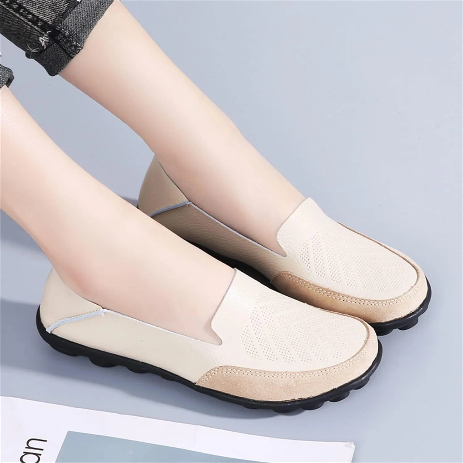 WERWAES Ladies Loafers Arch Support Moccasin Shoes Comfortable Leather Breathable Loafer Flat Memory Sole Walking Nurse Driving Fashion Soft Shoes Work Shoes